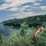 Elia Villa Pteleós