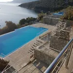 Elia Villa Pteleós